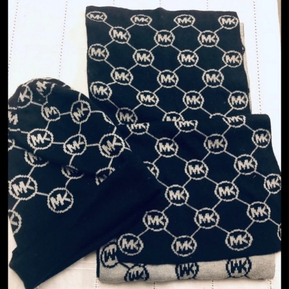 Michael Kors Black and White Unisex Scarf and Beanie Set - Picture 1 of 3